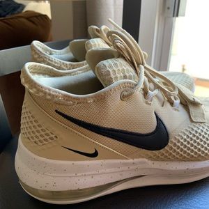 Air Force, Max 180. Size: 12. Never worn